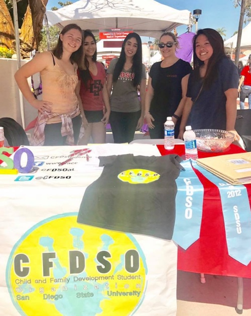 Photo: Group of CFDSO students tabling at a campus event
