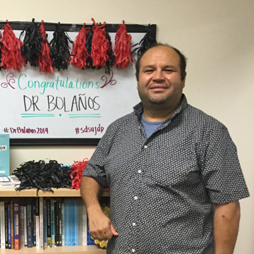 Dr. Bolaños